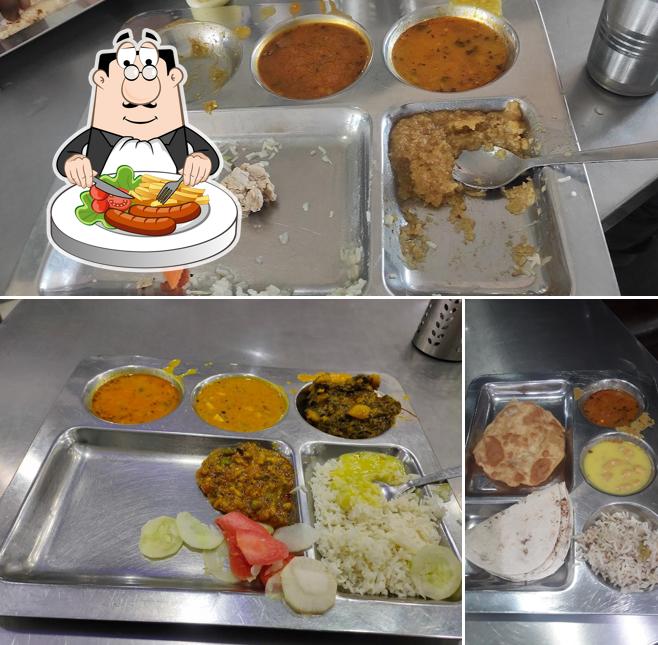 Food at Karnawat paan party hall and bhojan prasadi