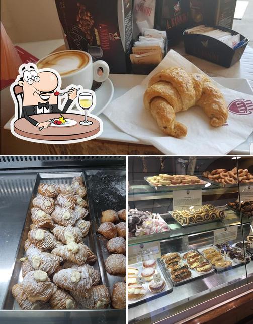 Platti al Bar Pasticceria Nannini Massetana