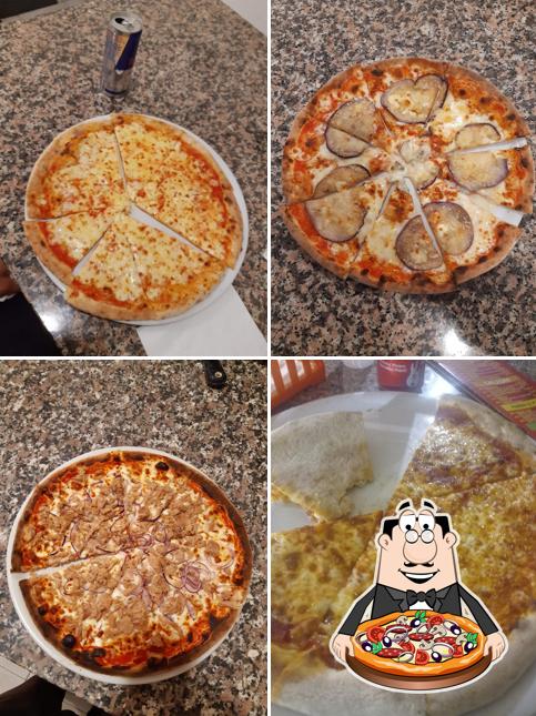 Scegli una pizza a Pak Kebab & Pizzeria