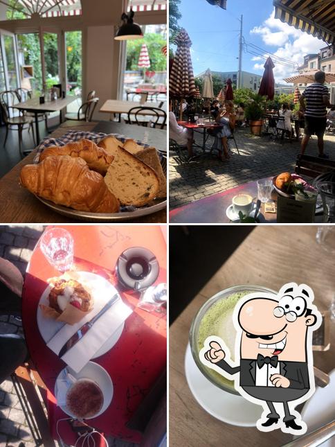 Dai un'occhiata agli interni di Café des Amis