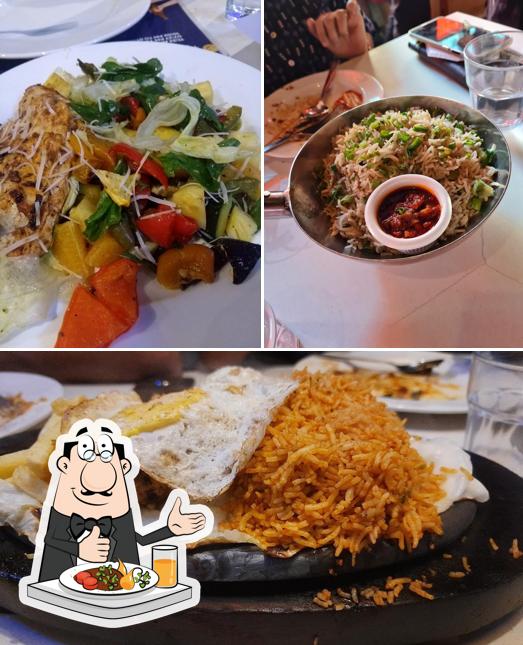 Meals at Pop Tate's The Walk