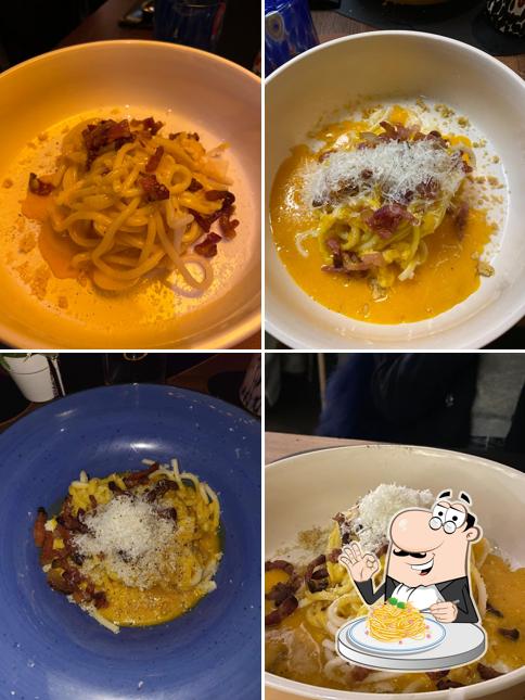 Spaghetti alla carbonara al Dal Moro's Fresh Pasta Restaurant