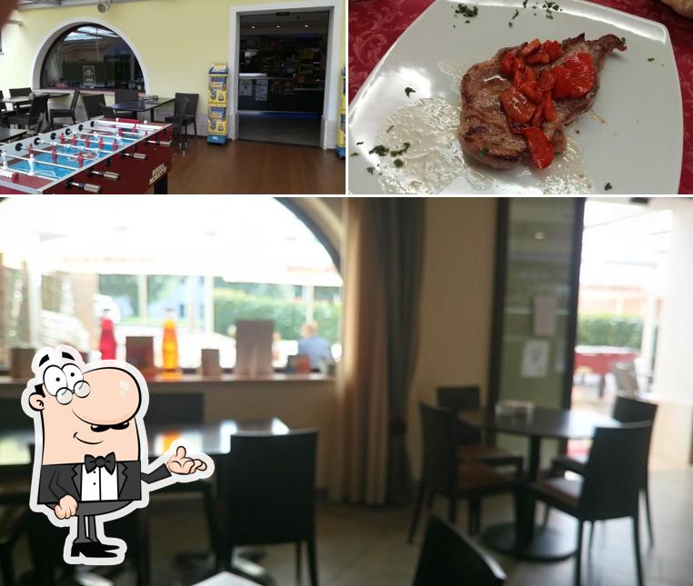Guarda la foto che raffigura la interni e cibo di Su Pititéri