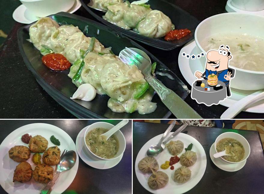 Food at QUEEN'S RESTAURANT