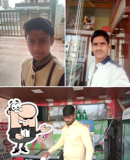 Here's a picture of Chotu vada pav