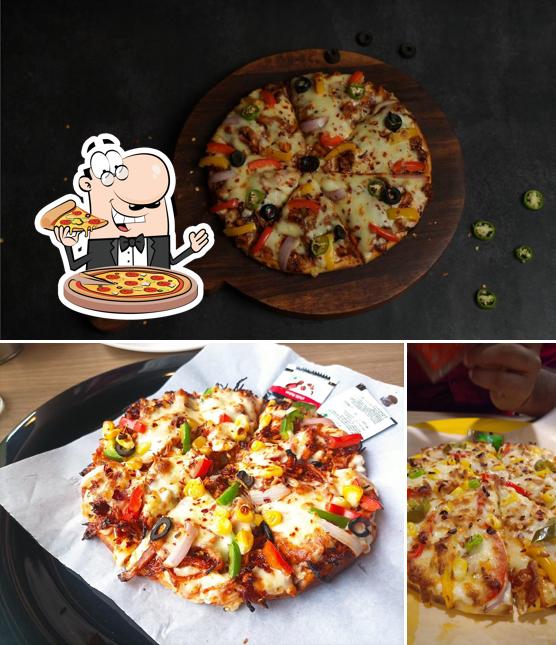 Order pizza at Big Falooda