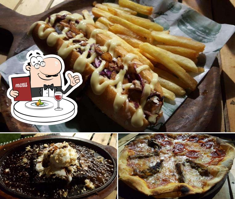 Food at New York Pie-Zzeria