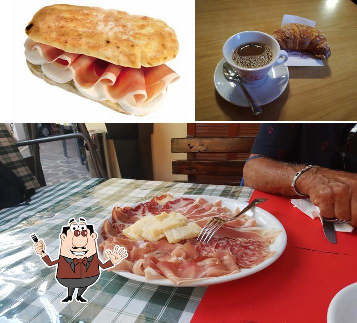 Platti al Bar-paninoteca Naani