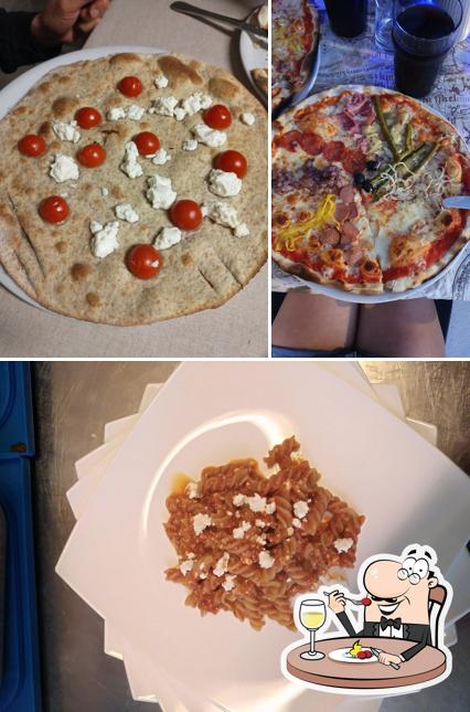 Platti al Trattoria Pizzeria Antica Bologna