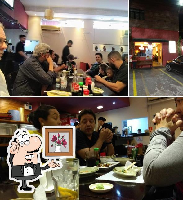 O interior do SHIZEN SUSHI