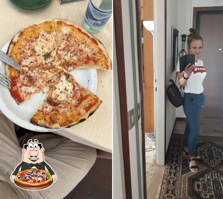 Ordina una pizza a Pizzeria Pizza Pazza