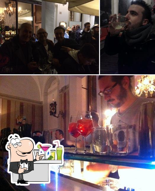 Vedi questa immagine di Abituè