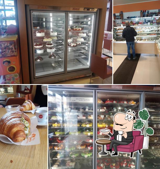 Siediti a un tavolo di Pasticceria Bar Gelateria Mary'S