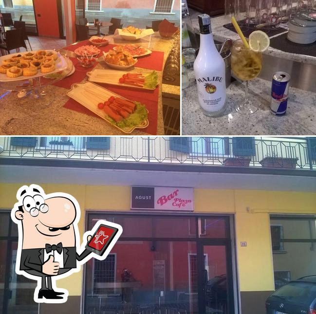 Vedi questa immagine di Bar plaza café