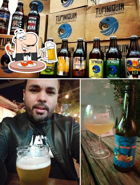 Você pode tomar uma tulipa de cerveja leve ou escura