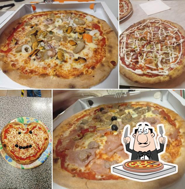 Prenditi una pizza a Pizzeria La Premiata Villa Guardia