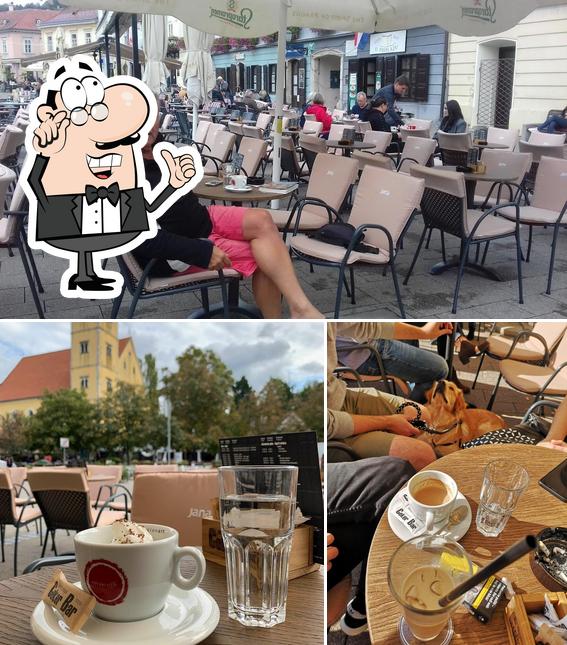 Gli interni di Ceker Bar