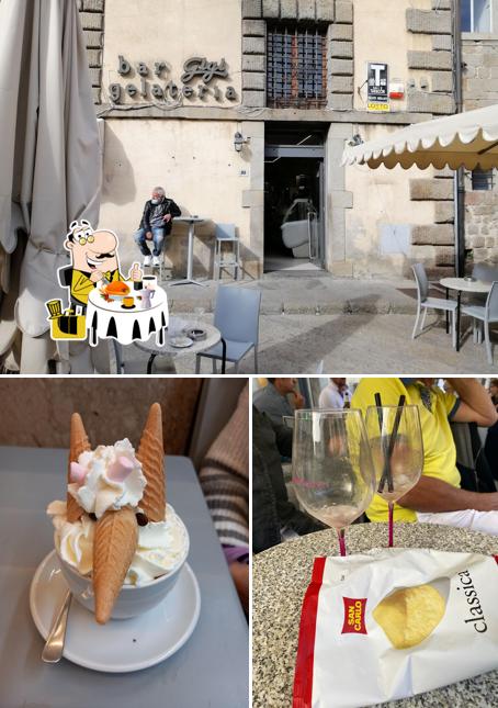 Dai un’occhiata alla foto che mostra la cibo e interni di Bar gelateria da Gigi