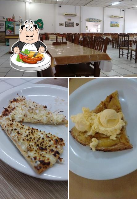 A comida e interior do restaurante