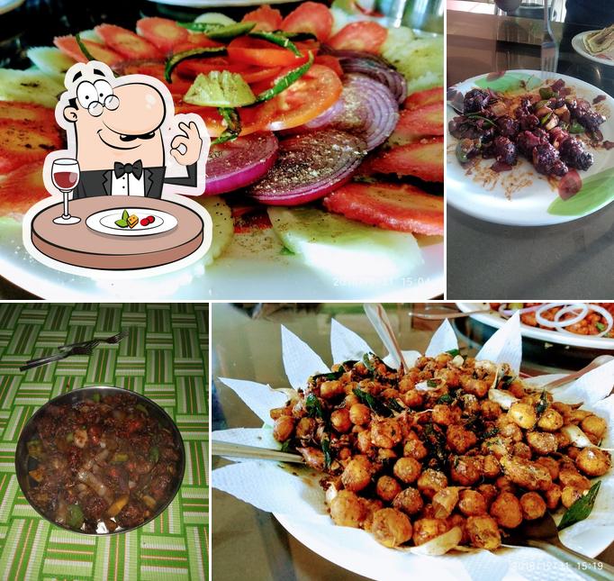 Food at 99* Cafe