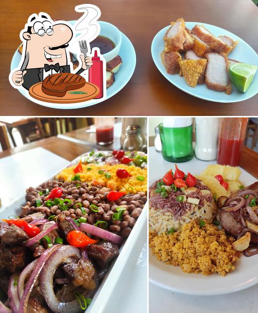 Peça refeições de carne no O Mocofava