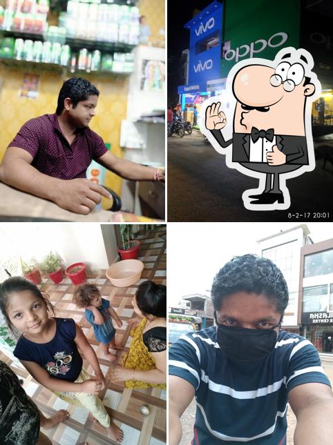 See this pic of Pitambra Kachori