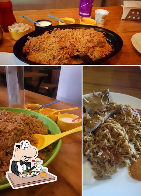 Food at Alkhatim restaurant