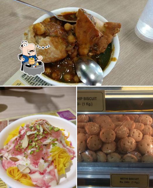 Food at Sindhi Sweets