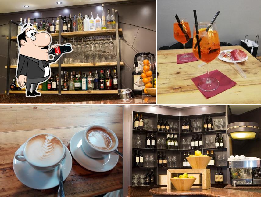 Goditi un drink dal menu