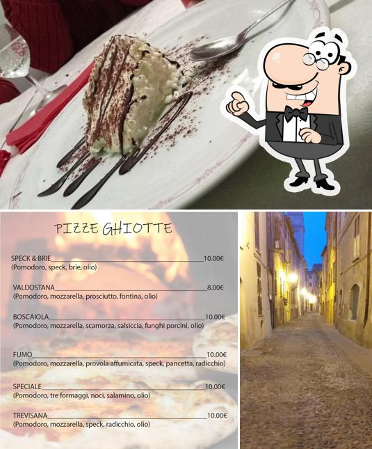 La immagine della esterno e cibo di Pizzeria "Don Alfò"