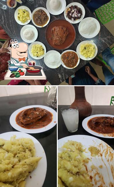 Chicken curry at KILIKOODARAM RESTAURANT &TODDY PARLOUR