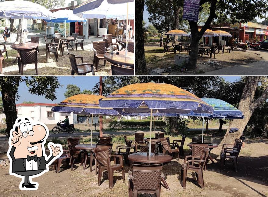 Check out how Deellii BC Cafe looks inside