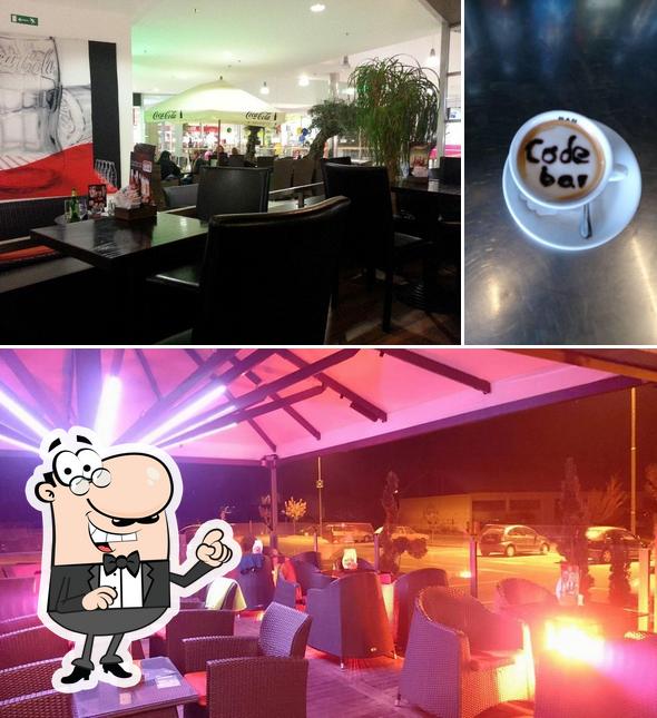 Dai un’occhiata alla immagine che raffigura la interni e bevanda di Bar Code