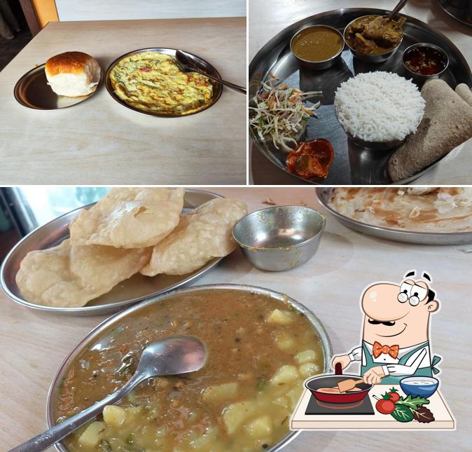 Chicken curry at Ganesh Cafe