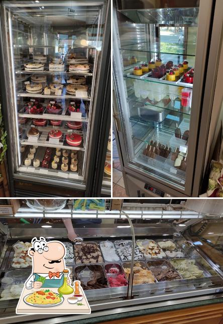 Questa è la immagine che presenta la cibo e interni di Fragolandia