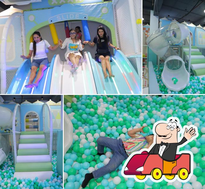 Look at the picture of Ooodles Doodles- The Play Cafe