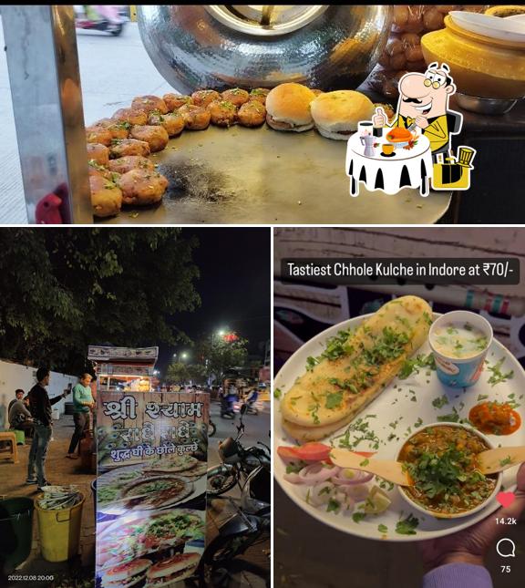 This is the image depicting food and exterior at Shree shyam Radhe Radhe chole kulche ranjeet hanuman road