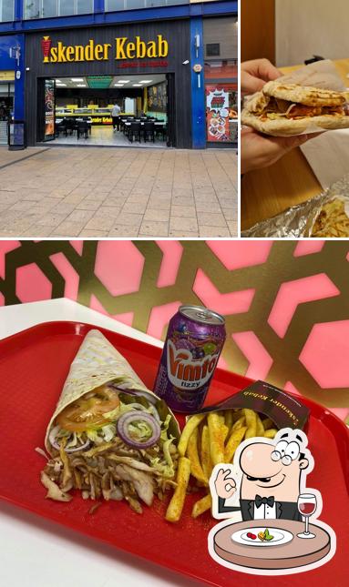 Dai un’occhiata alla immagine che mostra la cibo e interni di Skender Kebab