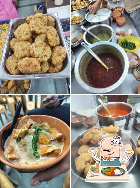 Food at New Om Pakodewala