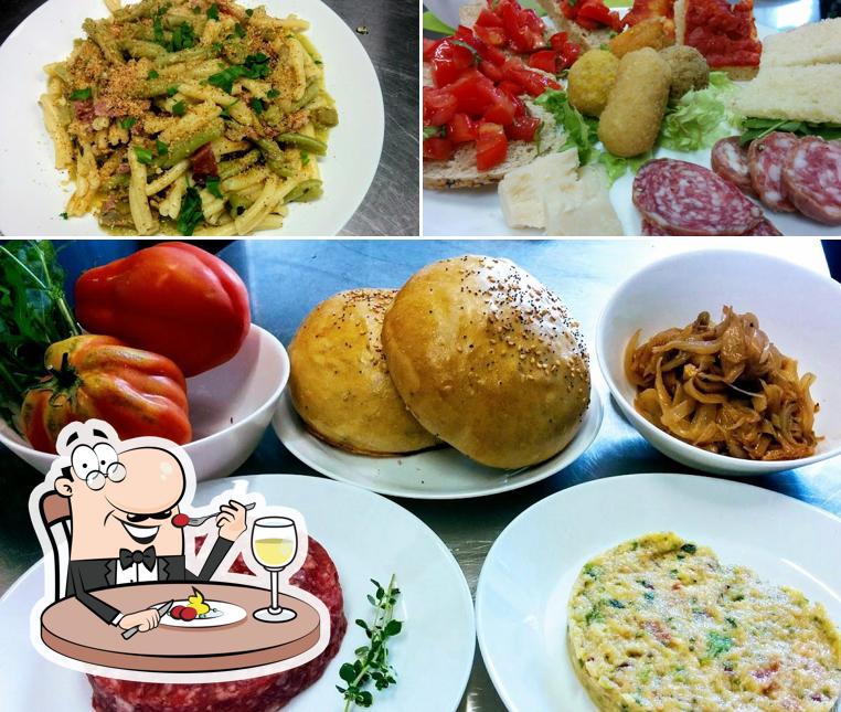 Platti al Kaffa Street bar