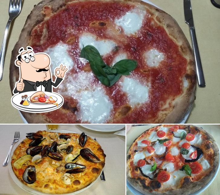 Ordina una pizza a Ristorante Pizzeria Mare & Monti