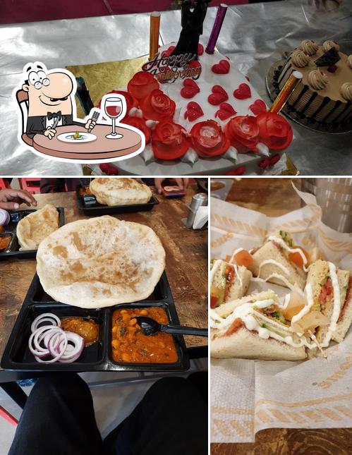 Food at Goyal's (Food Circle)