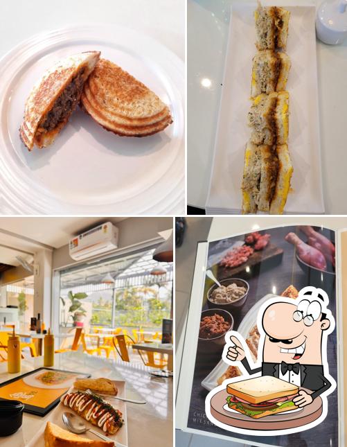 Grilled cheese sandwich at KHANDOLI SATARA