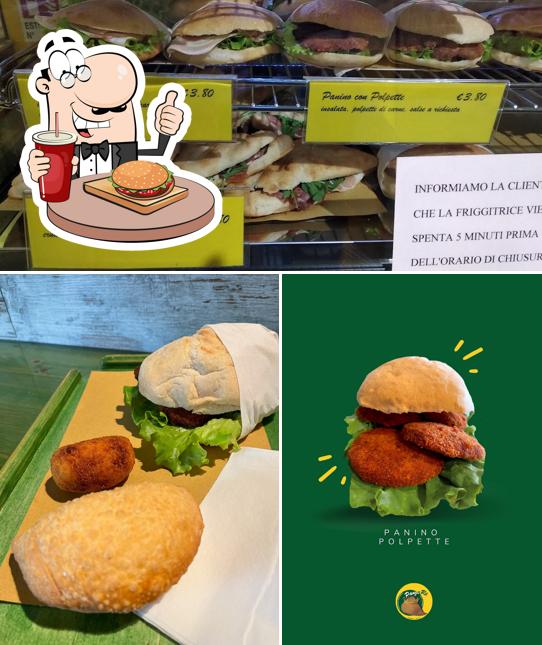 Ordina un hamburger a PanzeRé Università