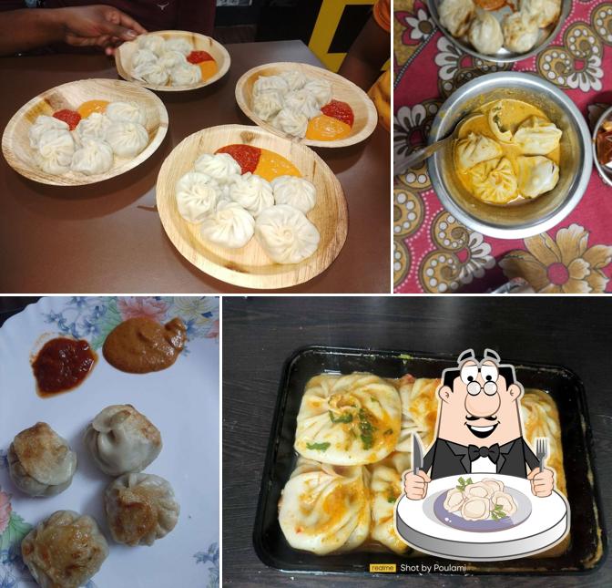 Dumplings at Momo Circle