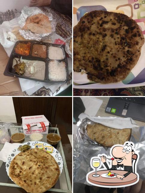 Meals at Moolchand Parantha Sanjay Chur Chur Naan