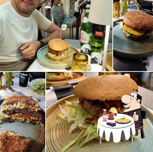 Ordina uno dei tipi di hamburger disponibili a Dal Tramonto All'Alba