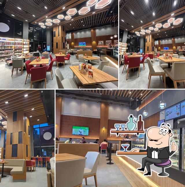 Check out how Nik Bakers looks inside