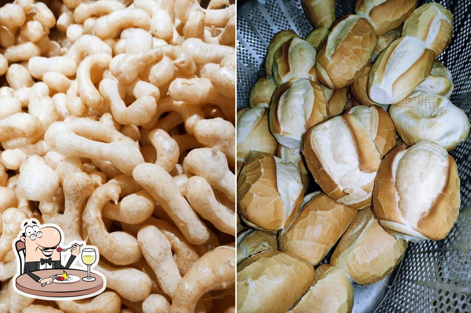 Comida em Padaria Rainha da Sul