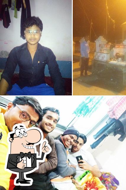 Look at this photo of Rashid